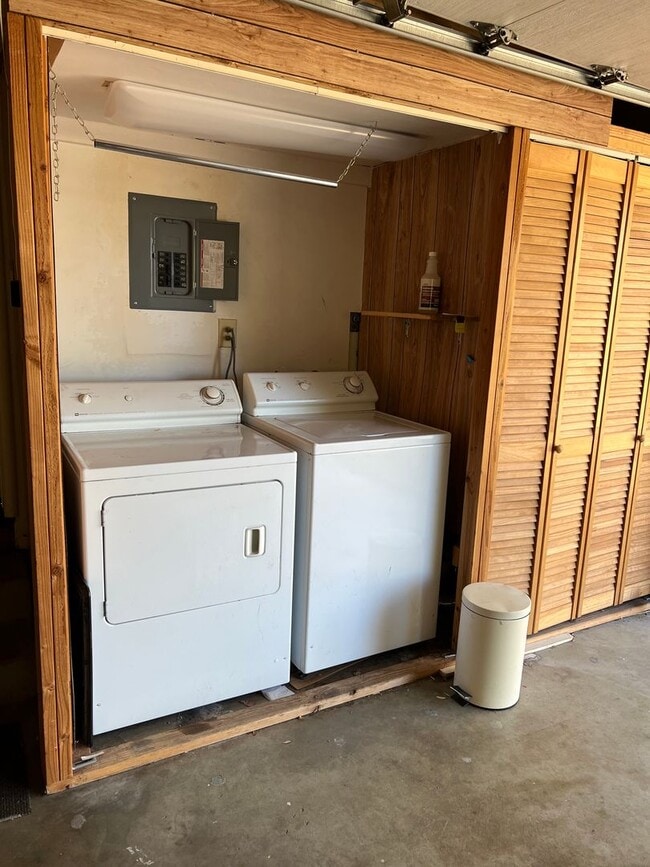 Building Photo - 1393 El Dorado Dr