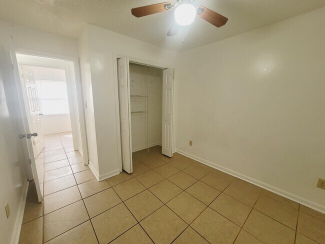 Building Photo - 5800 Japonica Ct
