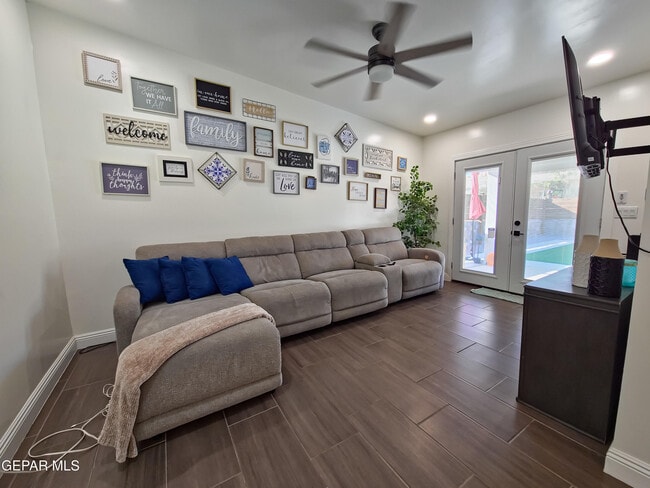 Building Photo - 7321 Cuba Dr