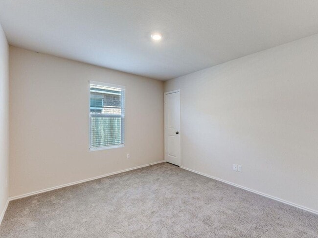 Building Photo - 114 Isaac Millsaps Trl