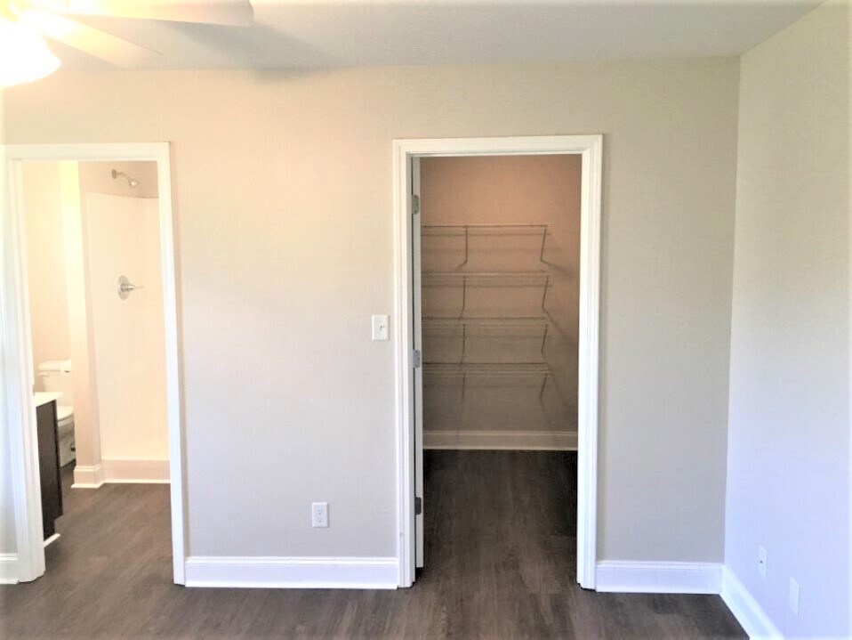 Building Photo - 6515 Mission Springs Ln