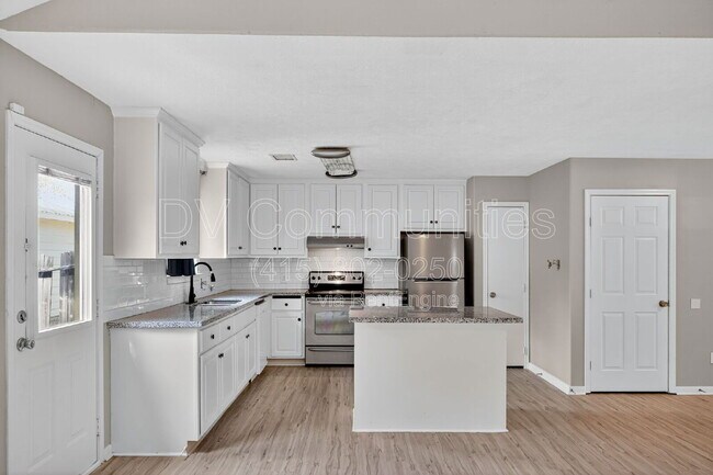 Building Photo - 16350 Many Trees Ln