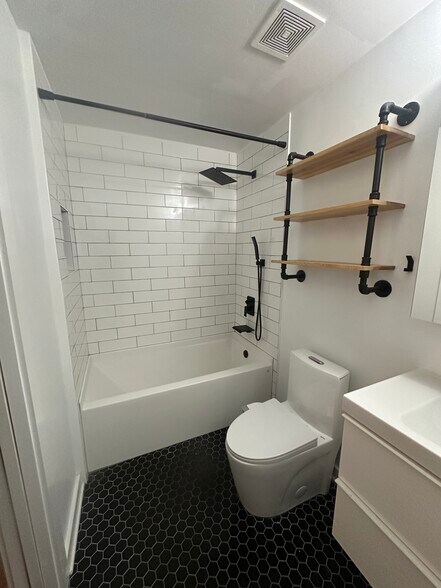 Building Photo - 800 Peachtree St NE