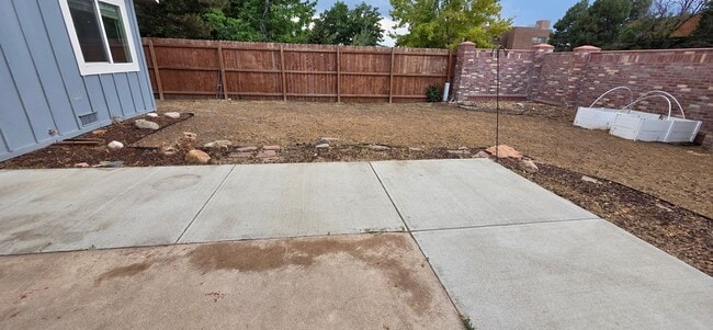 Building Photo - Spacious 4BR3BA House in Aurora