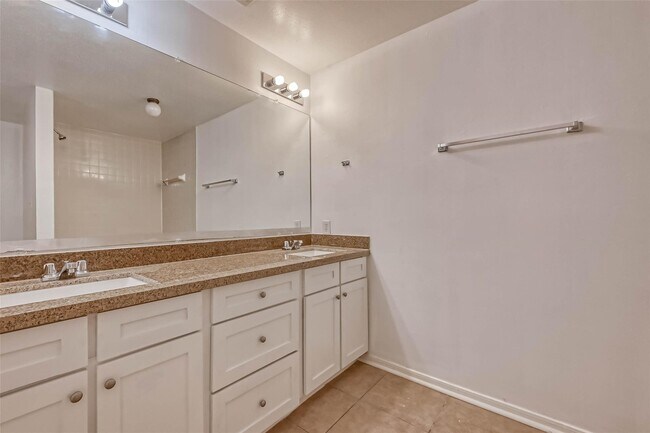 Building Photo - 8299 Cambridge St