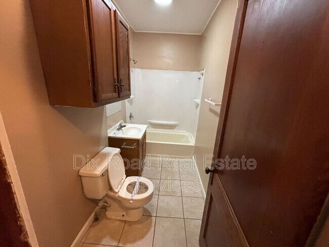 Building Photo - 424 Shafor St