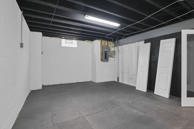 Building Photo - 7090 Dean Farm Rd