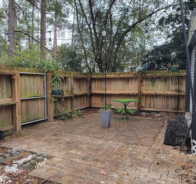 Building Photo - 804 Davis Ave