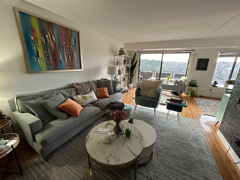 Building Photo - 2500 S Manchester St