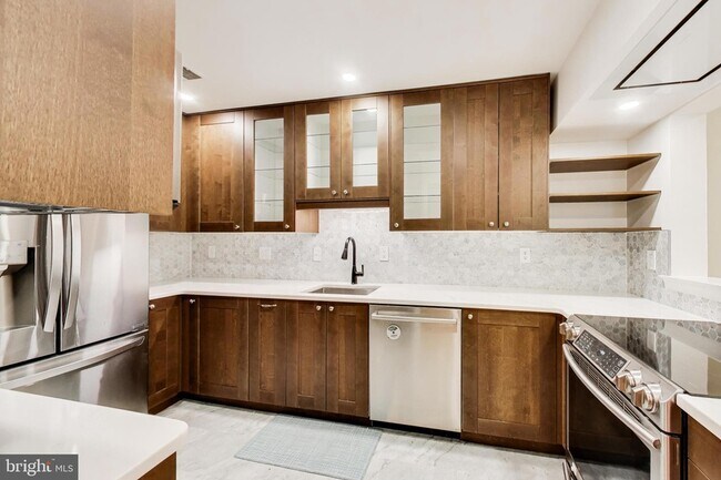 Building Photo - 5707 Brewer House Cir