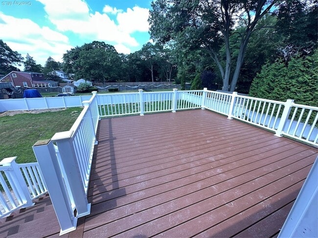 Building Photo - 15 Mida Ct