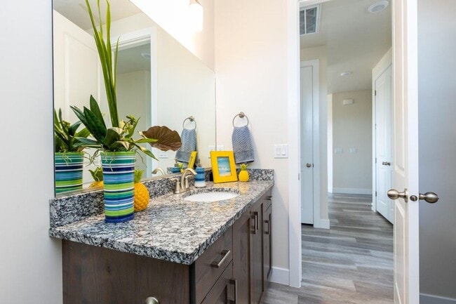 Building Photo - Painted Sands  3 Bedroom, 2 Bathroom Furnished Home