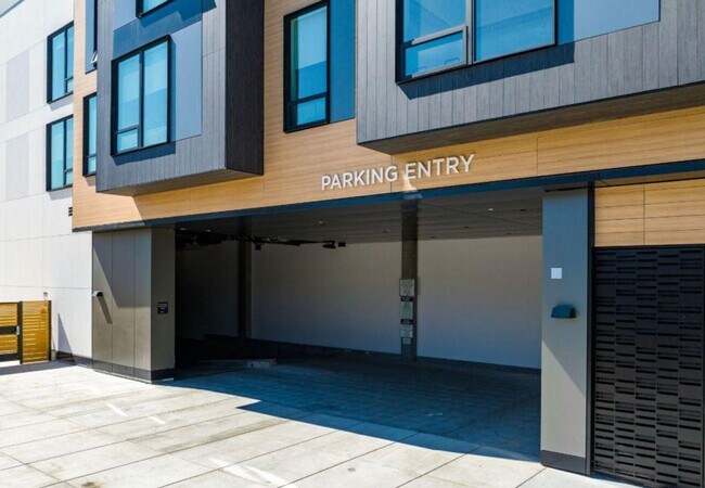 Building Photo - 1380 N California Blvd