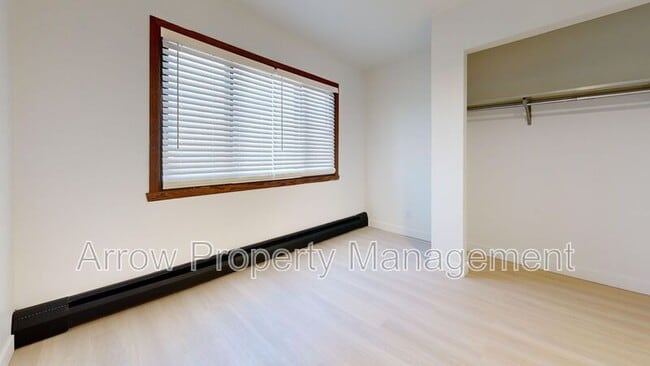 Building Photo - 215 E Arbor Ave