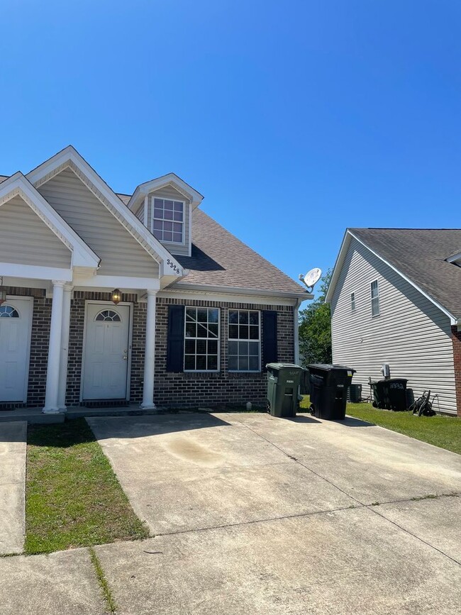 Primary Photo - Gorgeous 3/3 Townhome!