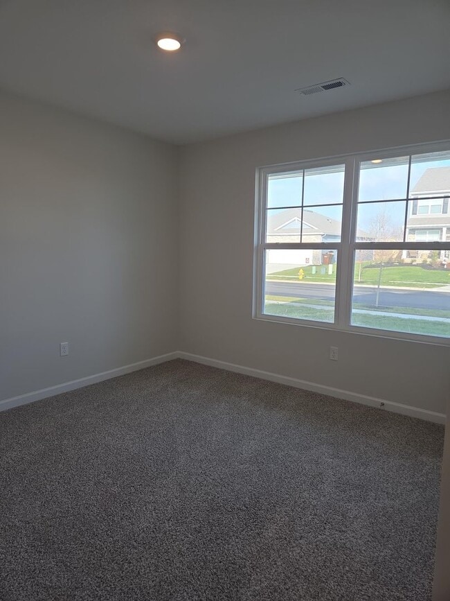 Building Photo - Brand new 4 bed 2 bath house with everything!