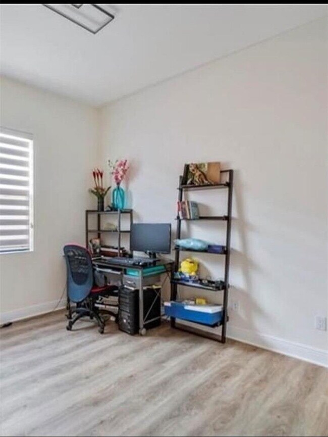 Building Photo - 11795 Waterway Cir