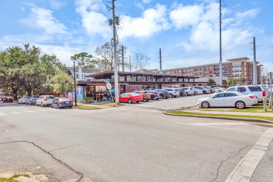 Shopping - 620 Rutland St