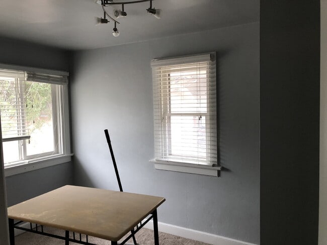 Building Photo - 450 E 300 N