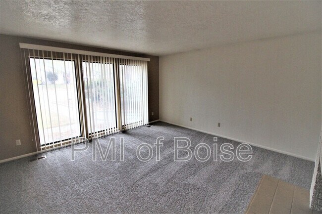 Building Photo - 7201 W Amity Rd