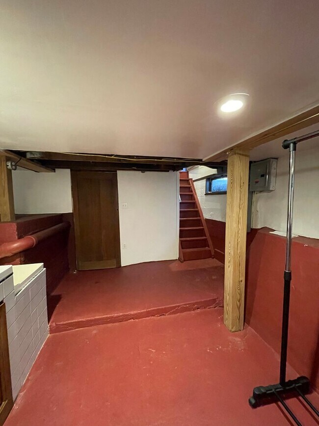 Building Photo - 3 Bedroom House Walking Distance to Purdue University
