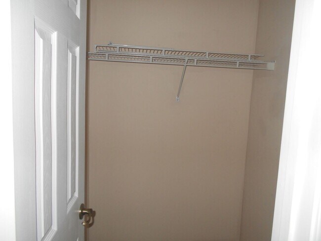 Building Photo - 3 bedroom, 2 bath condo in The Fountains