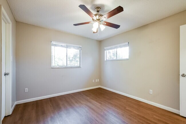 Building Photo - 9556 Brimton Dr