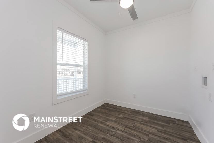 Building Photo - 1601 Daniel St