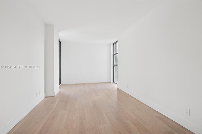 Building Photo - 20225 NE 34th Ct