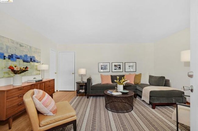 Building Photo - 24639 Leona Dr