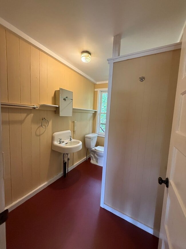 Building Photo - Cozy 2BR/1BA home in Fern Forest