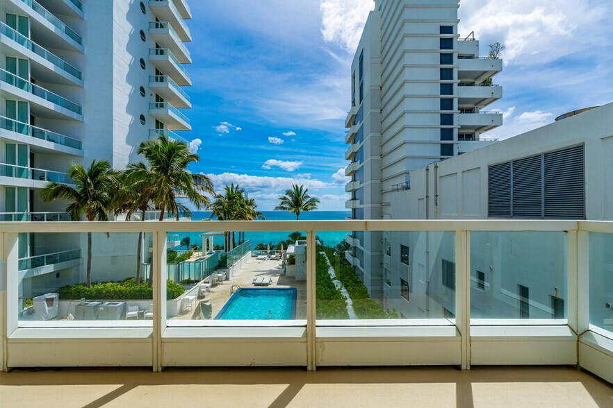 Building Photo - 4385 Collins Ave