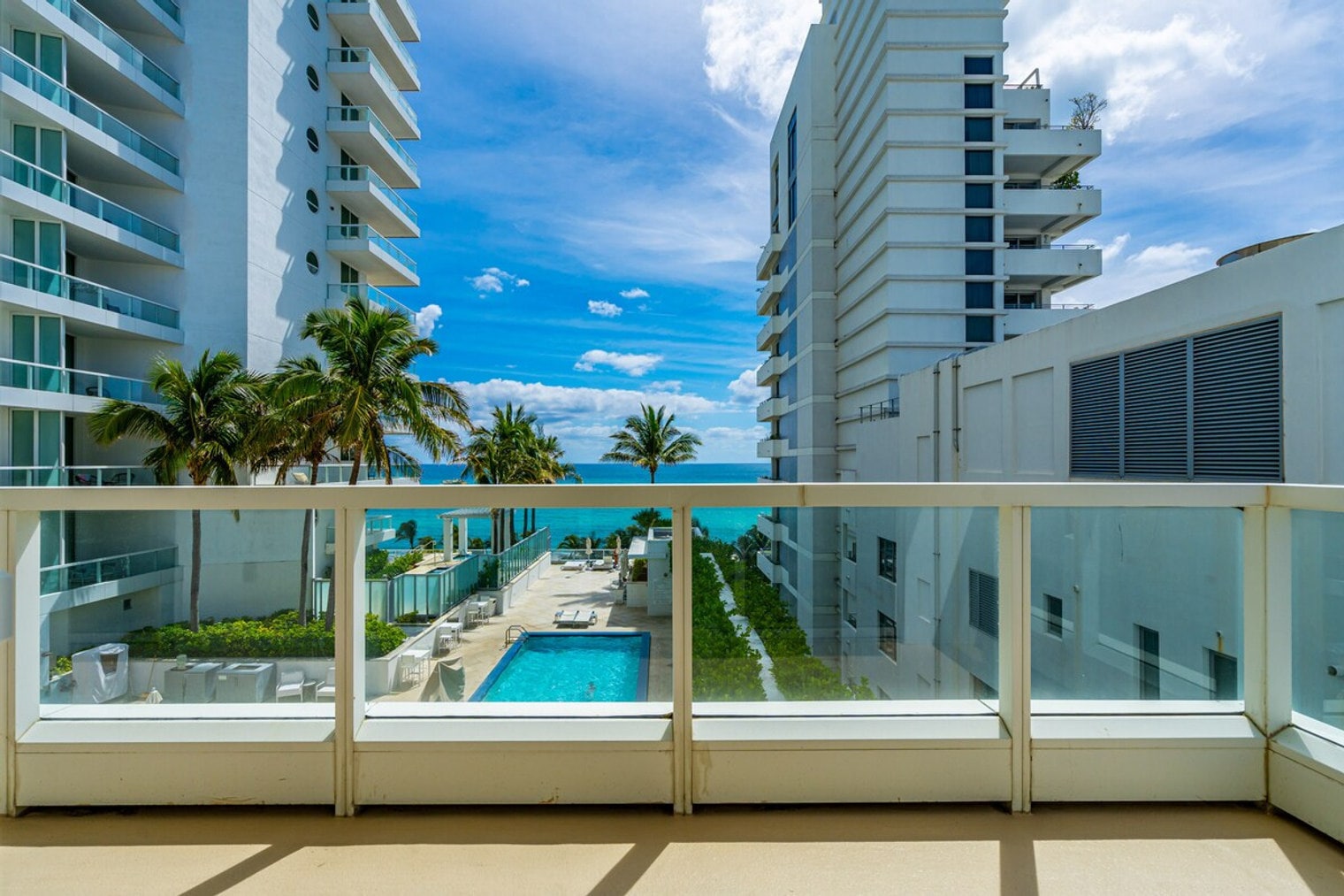 Building Photo - 4391 Collins Ave