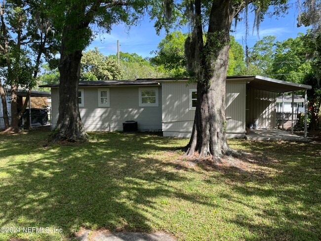 Building Photo - 5246 Poppy Dr