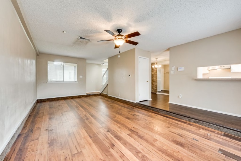 Building Photo - 2304 Long Ridge Ln