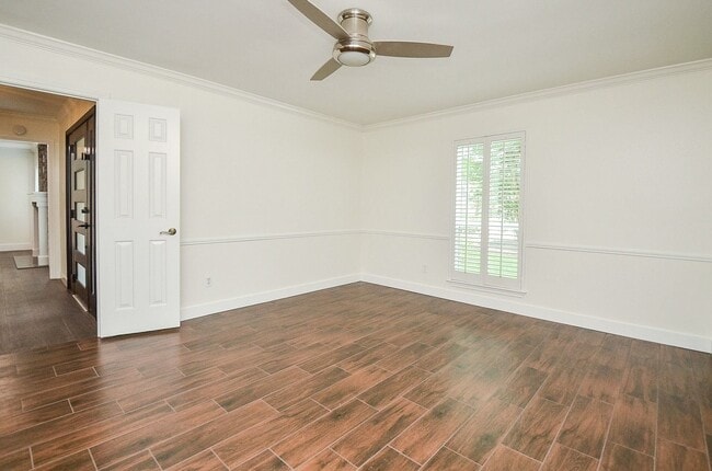Building Photo - 15614 Dawnbrook Dr