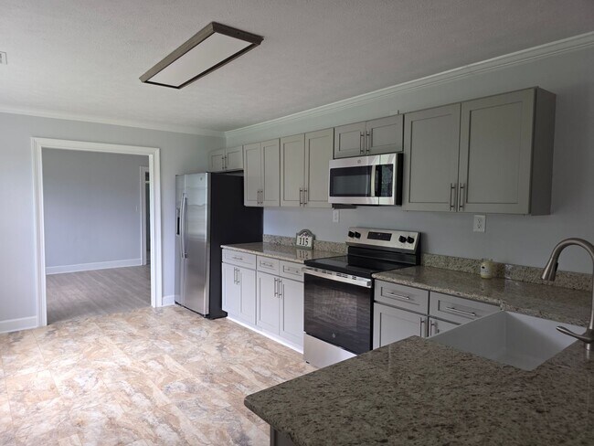 Building Photo - ROWESVILLE