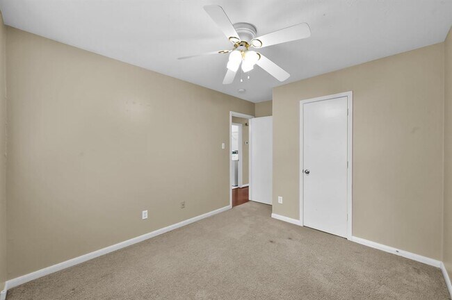 Building Photo - 506 Paradise Ln