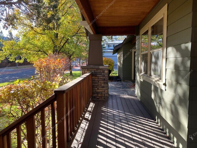 Building Photo - 2597 NW High Lakes Loop