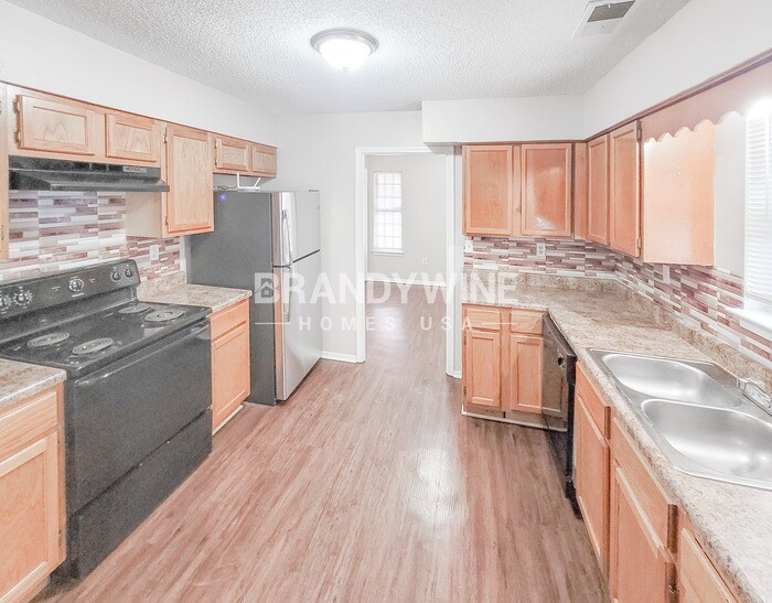 Building Photo - 6309 Golden Park Dr