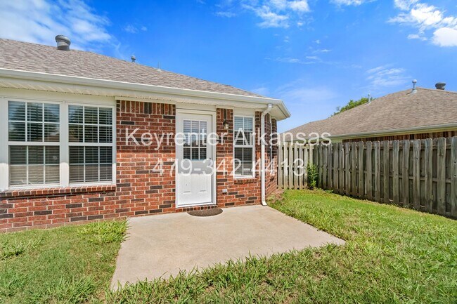 Building Photo - Great Location 3 Bedroom in Bentonville!