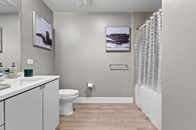 Building Photo - 1049 Seventh Avenue-SI FL7-ID1228264P