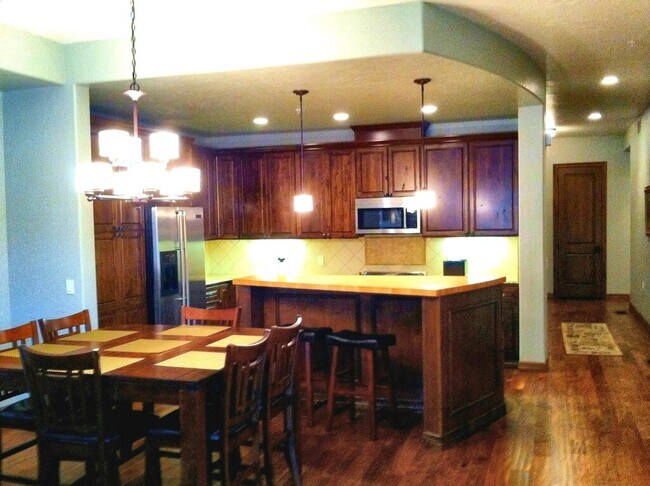 Condo Kitchen - 2056 W Bellerive Ln