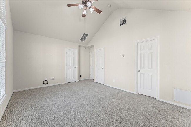 Building Photo - 3202 Clearview Cir