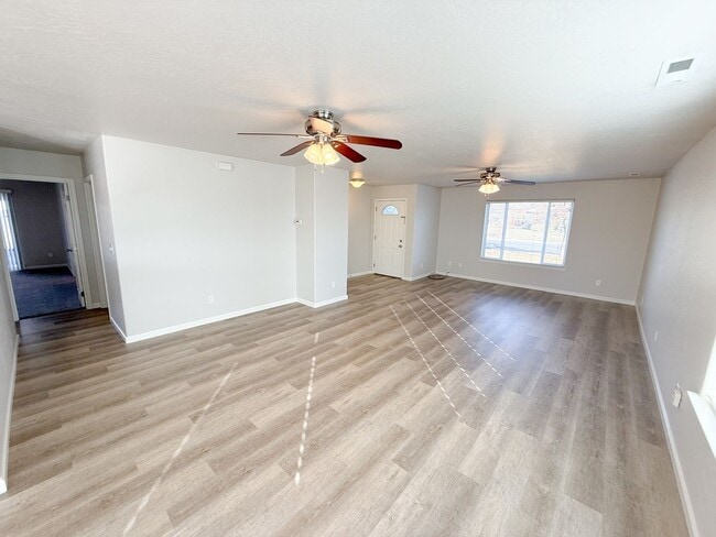 Building Photo - Three Bedroom, Two Bath House