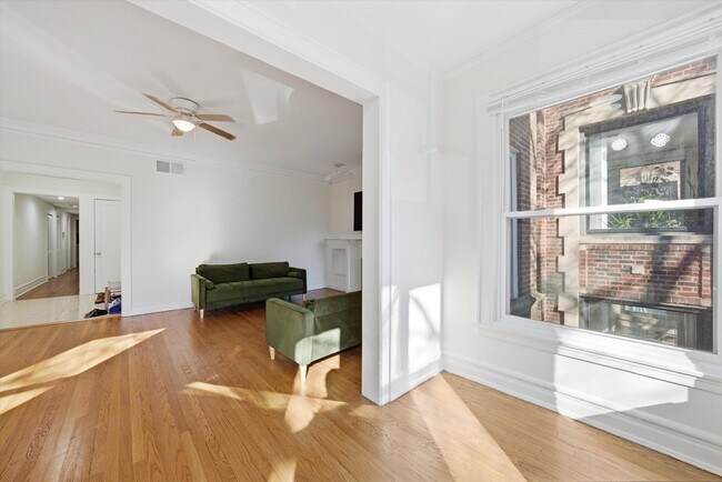 Building Photo - 5210 S Ingleside Ave