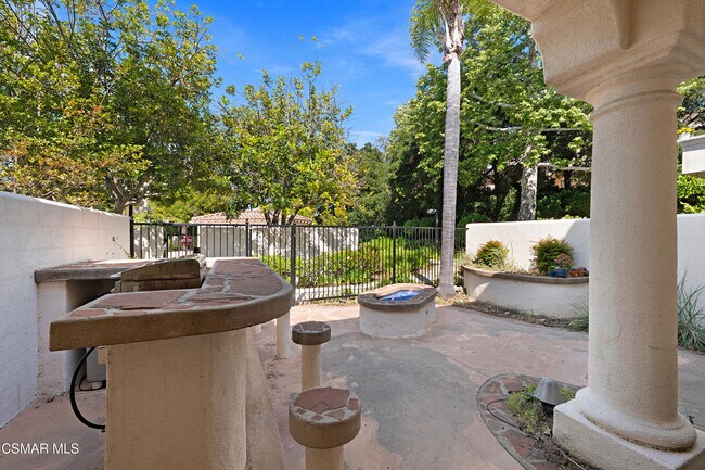 Building Photo - 1048 Mountain Oak Pl