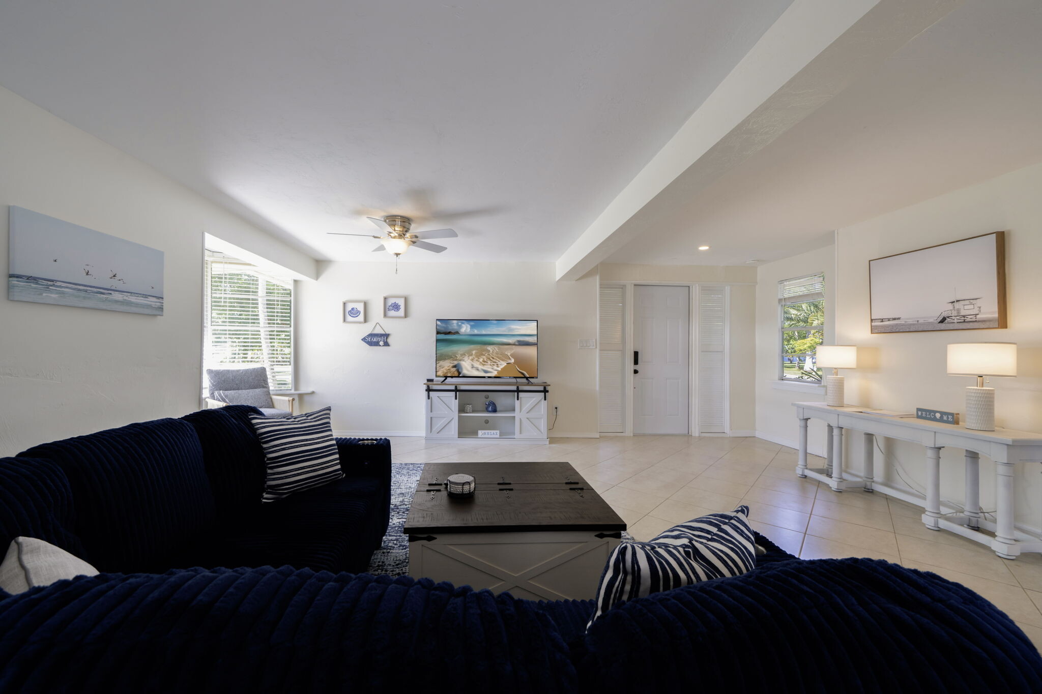 Building Photo - 4464 E Riverside Dr