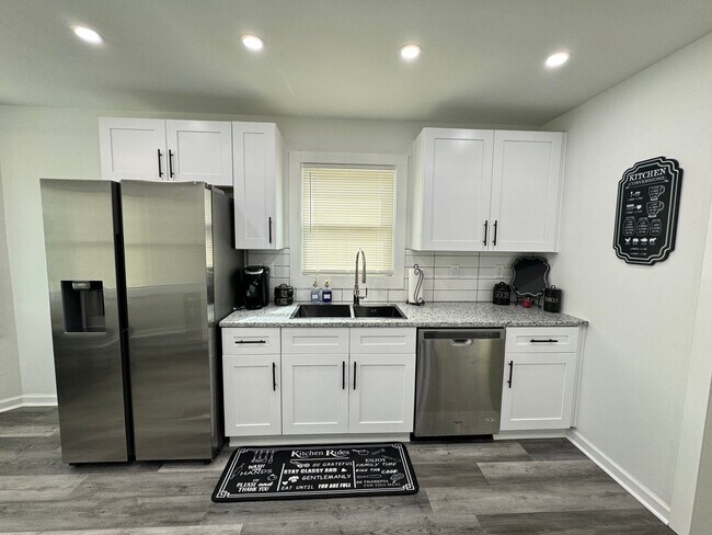 Building Photo - 2322 Red Rose Ln