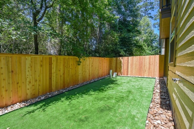 Building Photo - 18 Cheswood Manor Drive